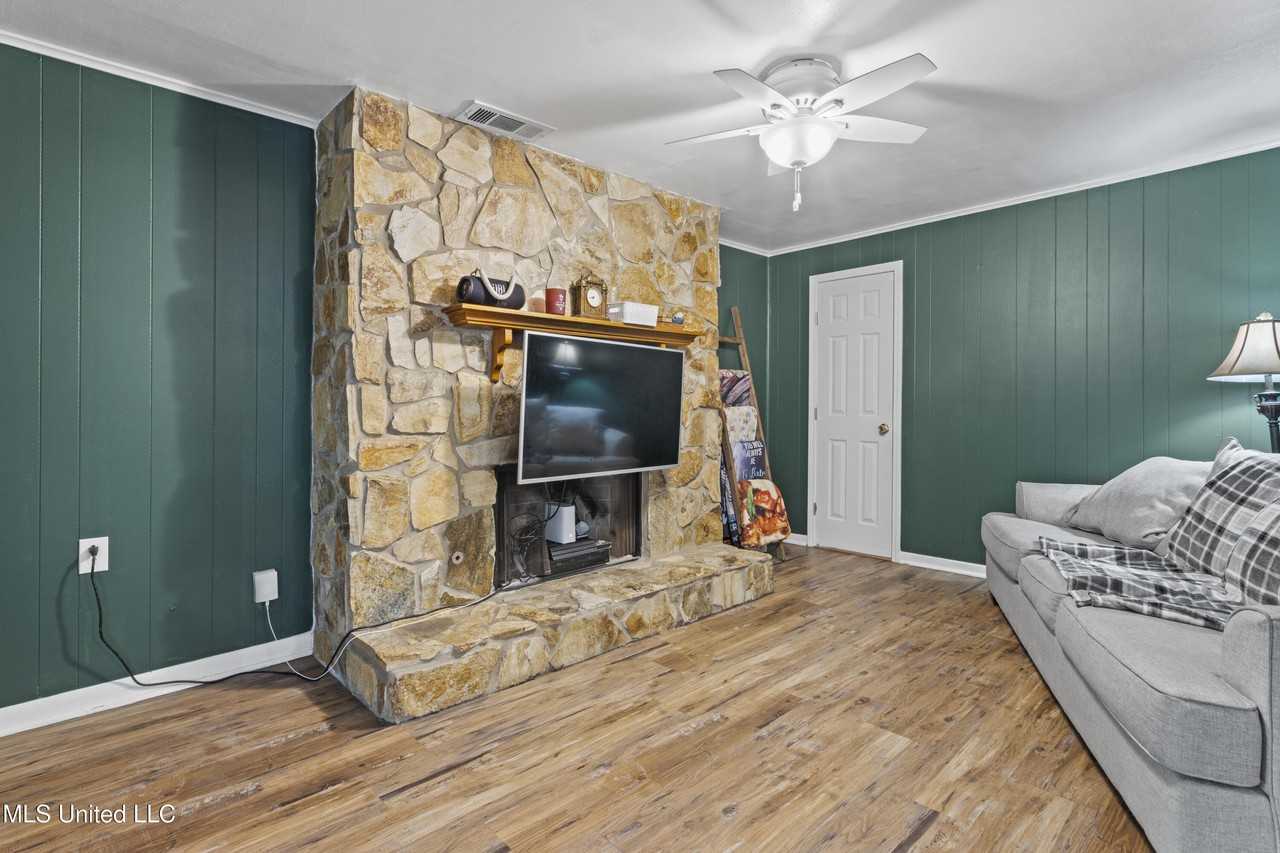 101 Fore St - Photo 4 of 28