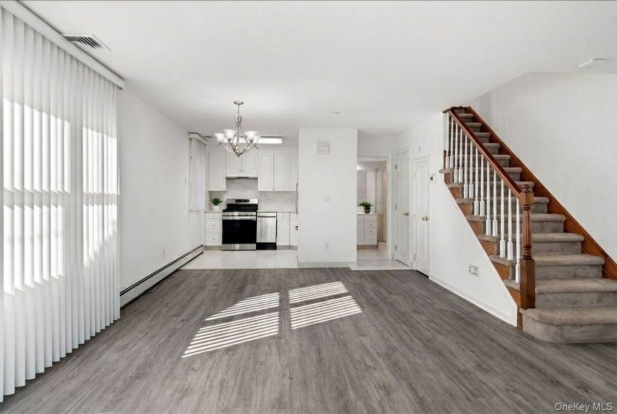 27 Woodside Ave #B - Photo 2 of 11