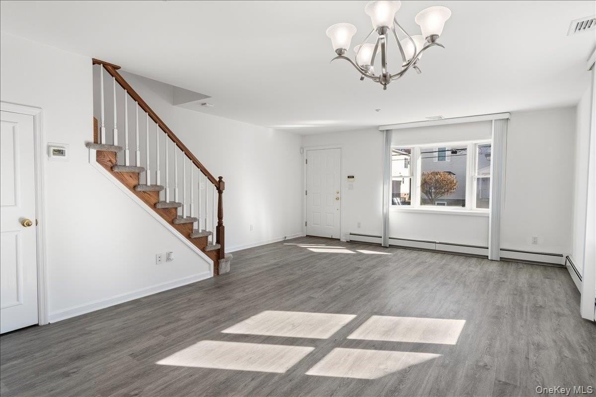 27 Woodside Ave #B - Photo 3 of 11