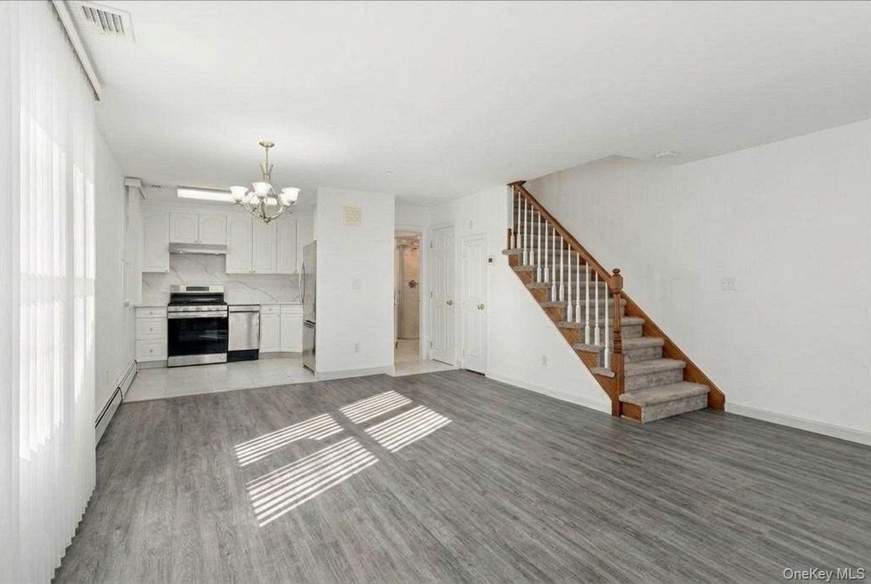 27 Woodside Ave #B - Photo 4 of 11