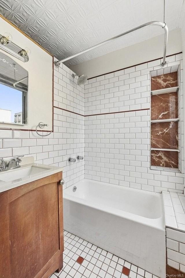 151 Berry St #3L - Photo 2 of 7