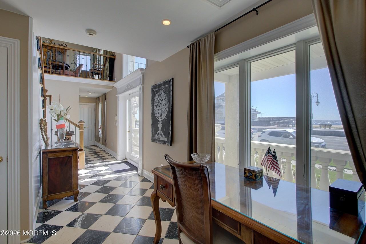 1007 Ocean Ave - Photo 4 of 50