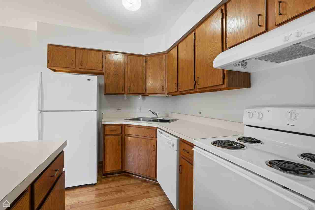 187 Uteg St #206B - Photo 3 of 18