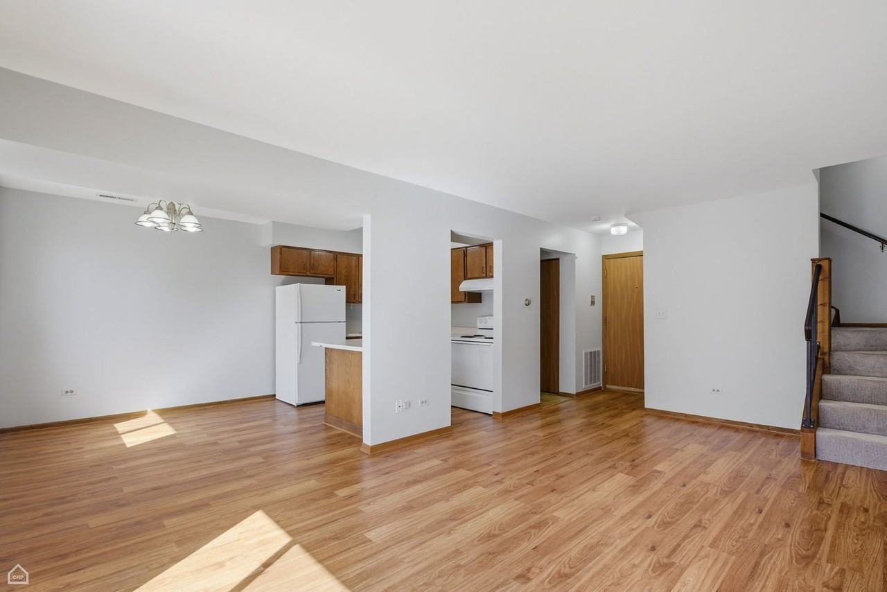 187 Uteg St #206B - Photo 5 of 18