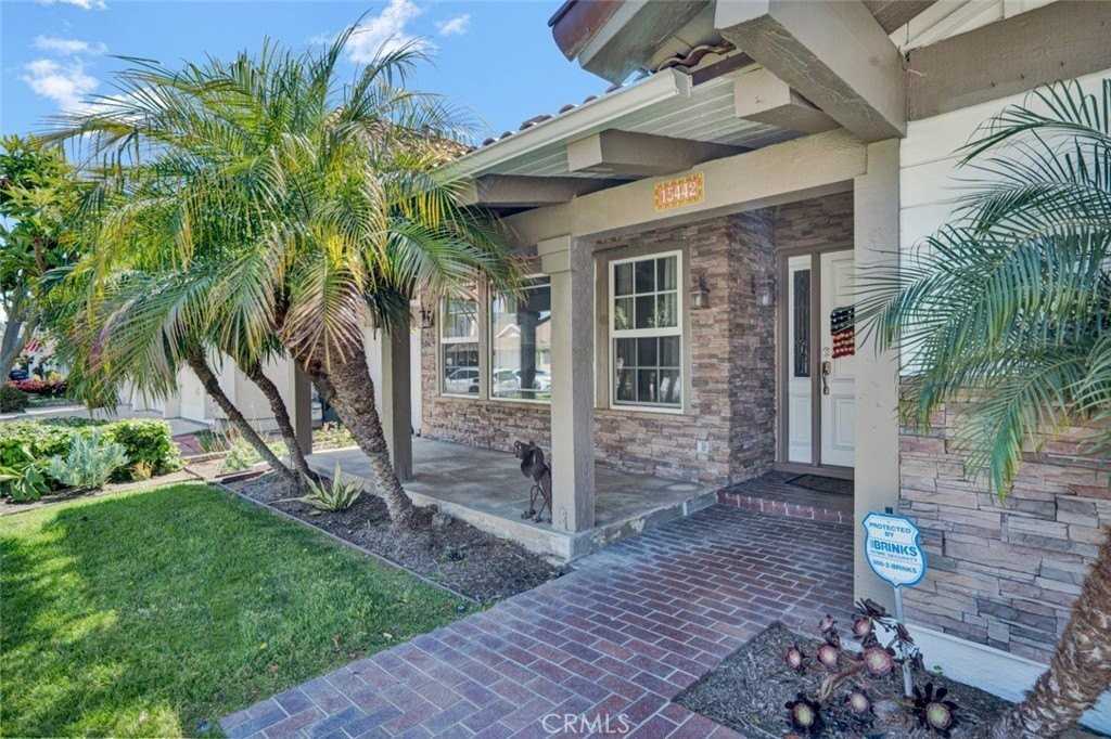 15442 Eiffel Cir - Photo 3 of 20
