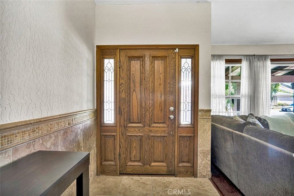 15442 Eiffel Cir - Photo 4 of 20