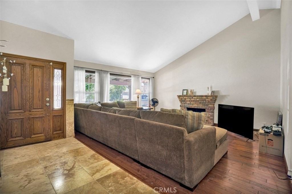 15442 Eiffel Cir - Photo 5 of 20