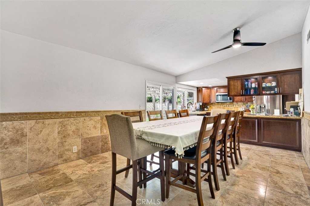 15442 Eiffel Cir - Photo 7 of 20