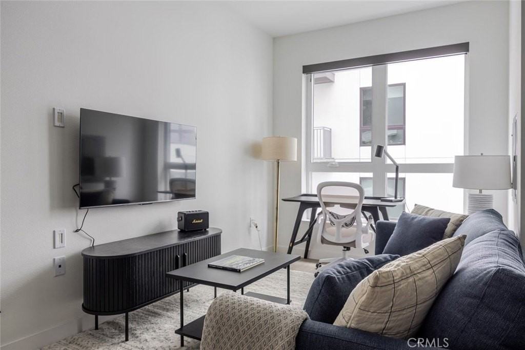 511 S Harbor Blvd #713 - Photo 6 of 20