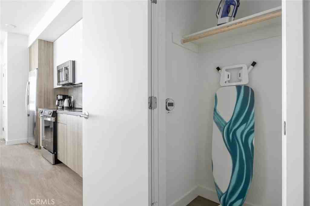 511 S Harbor Blvd #713 - Photo 7 of 20