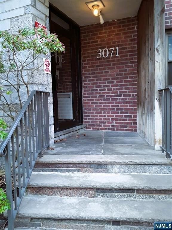 3071 Edwin Ave #5G - Photo 2 of 14