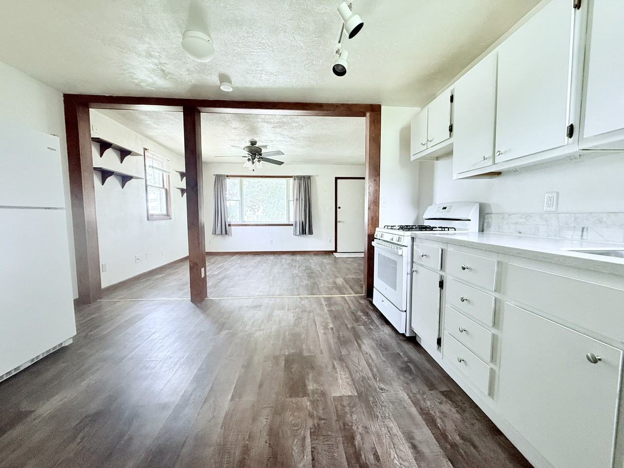 712 Maxwell Street - Photo 6 of 15