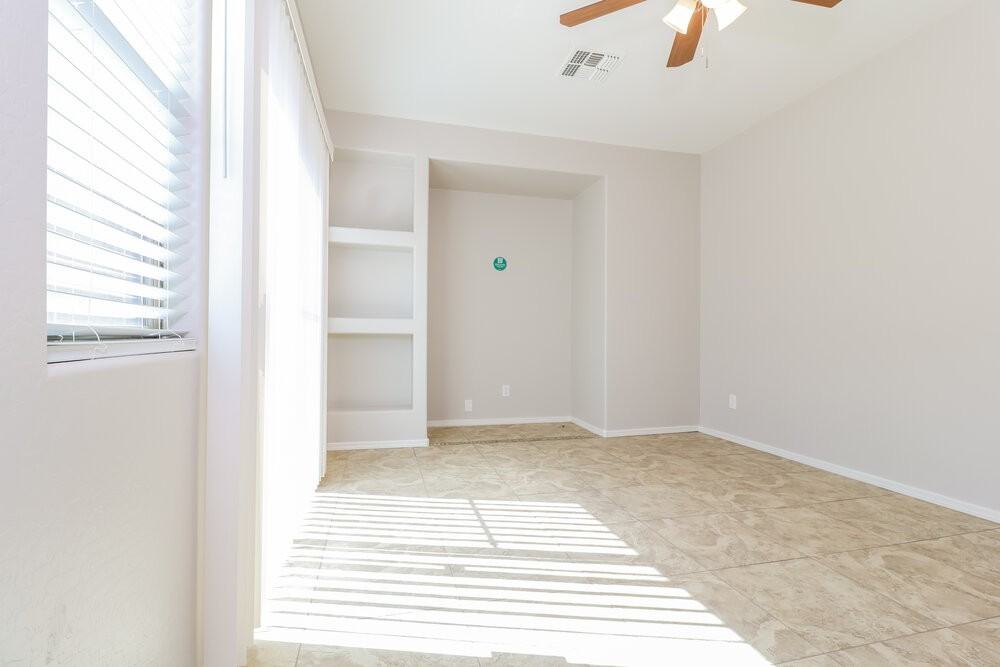 14897 W Ashland Ave - Photo 4 of 17