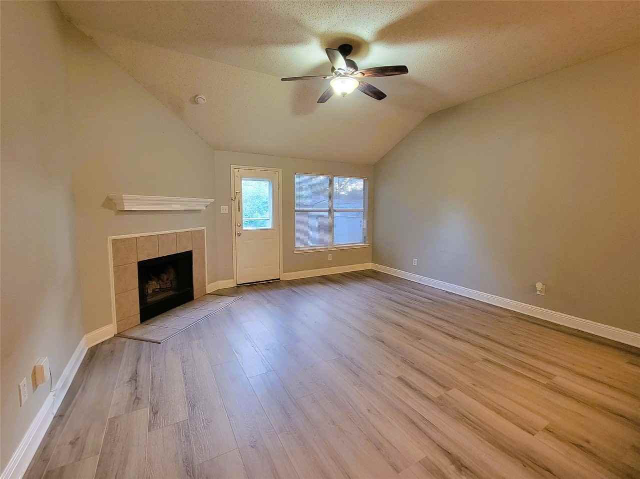 829 Beaver Creek Dr - Photo 6 of 15