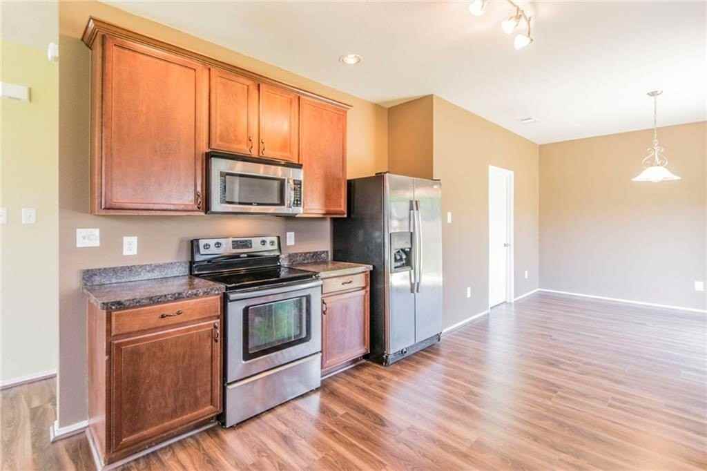 560 Griffith Dr - Photo 6 of 19