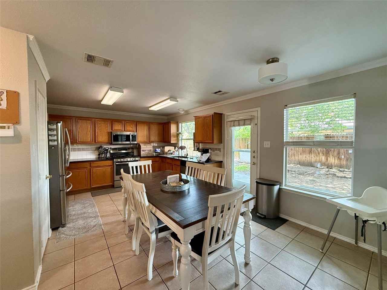 9324 Chesapeake Ln - Photo 4 of 26