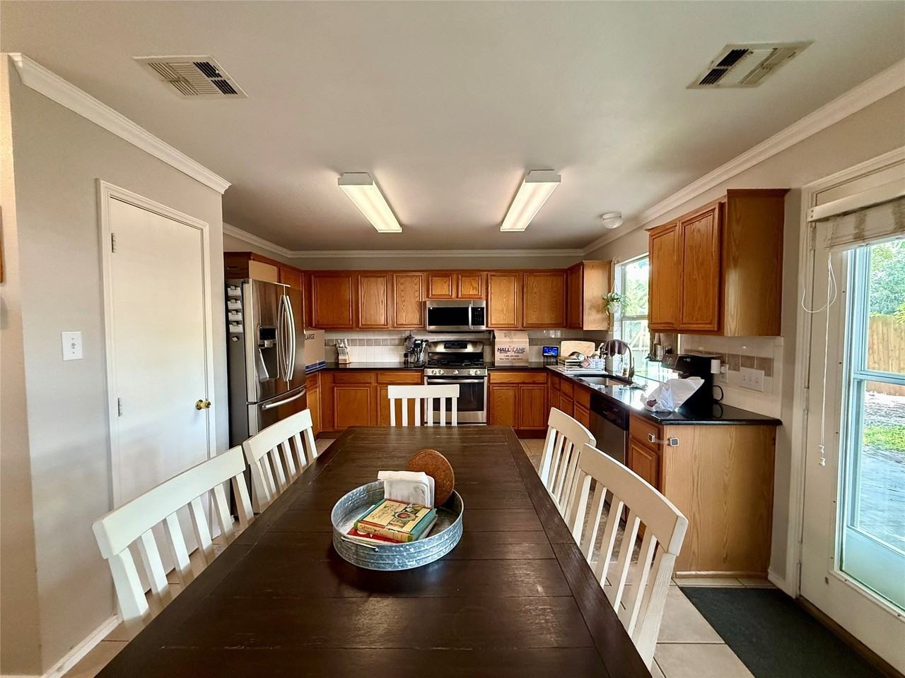 9324 Chesapeake Ln - Photo 5 of 26
