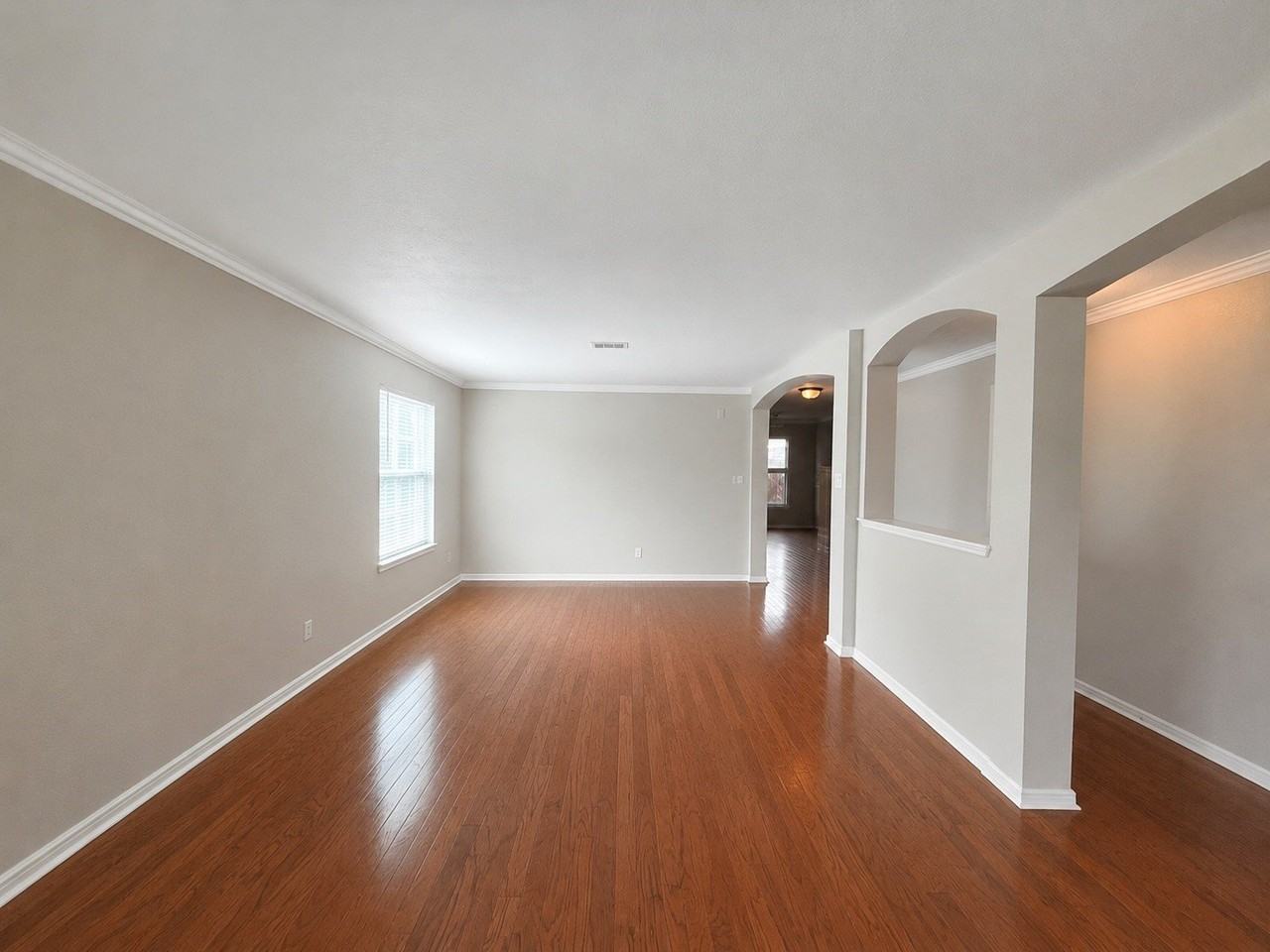 9324 Chesapeake Ln - Photo 7 of 26