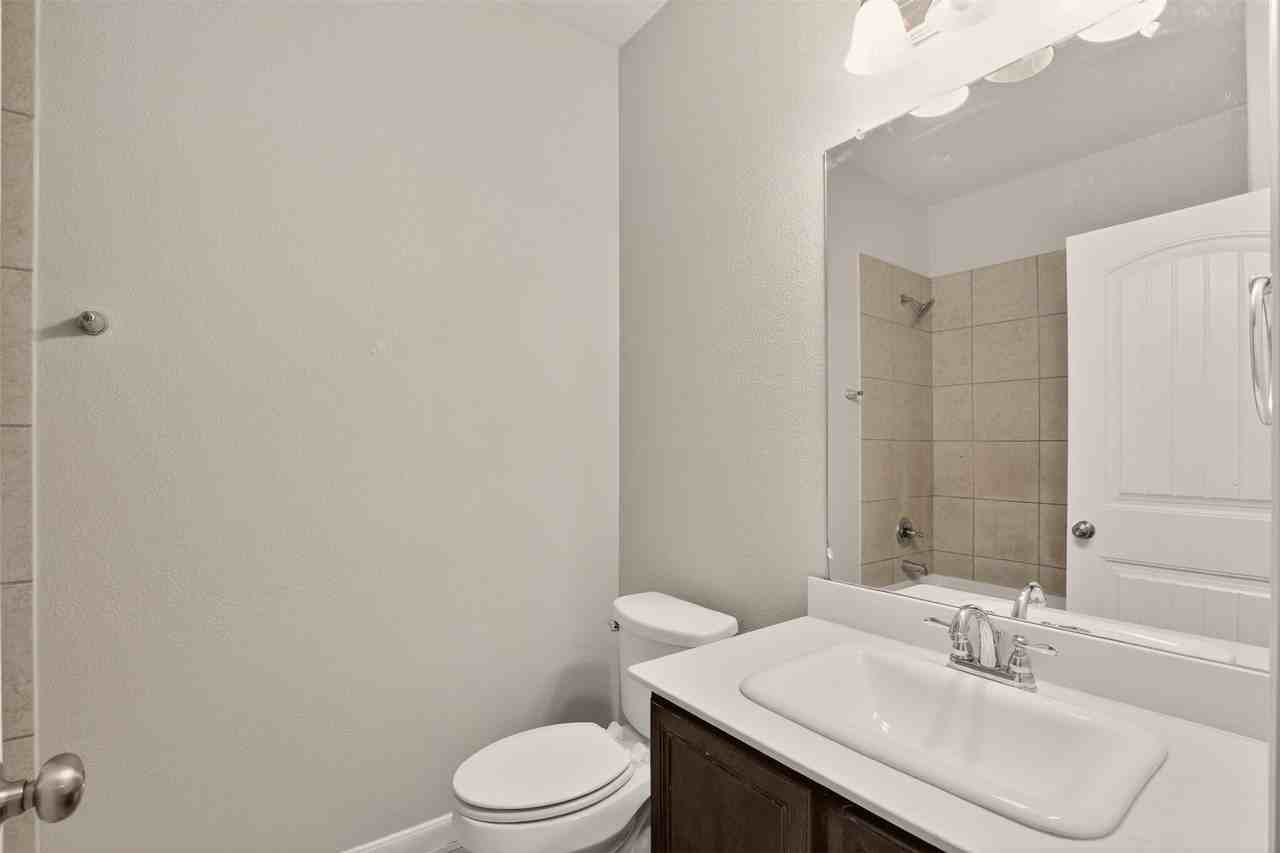 9105 Switchgrass Ln - Photo 6 of 20