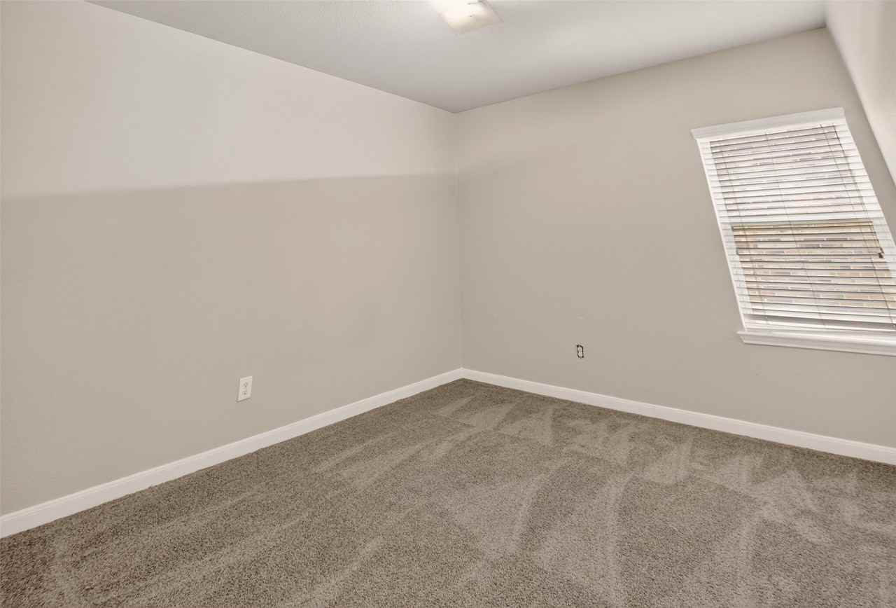 9105 Switchgrass Ln - Photo 7 of 20