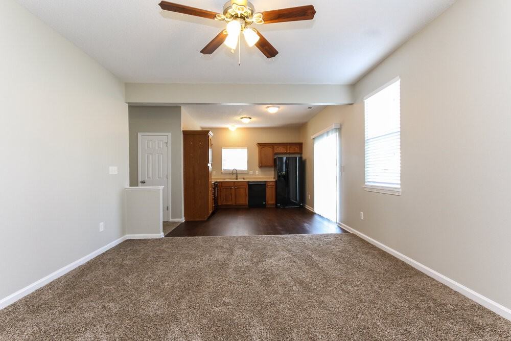 672 Cloverfield Ln - Photo 2 of 15