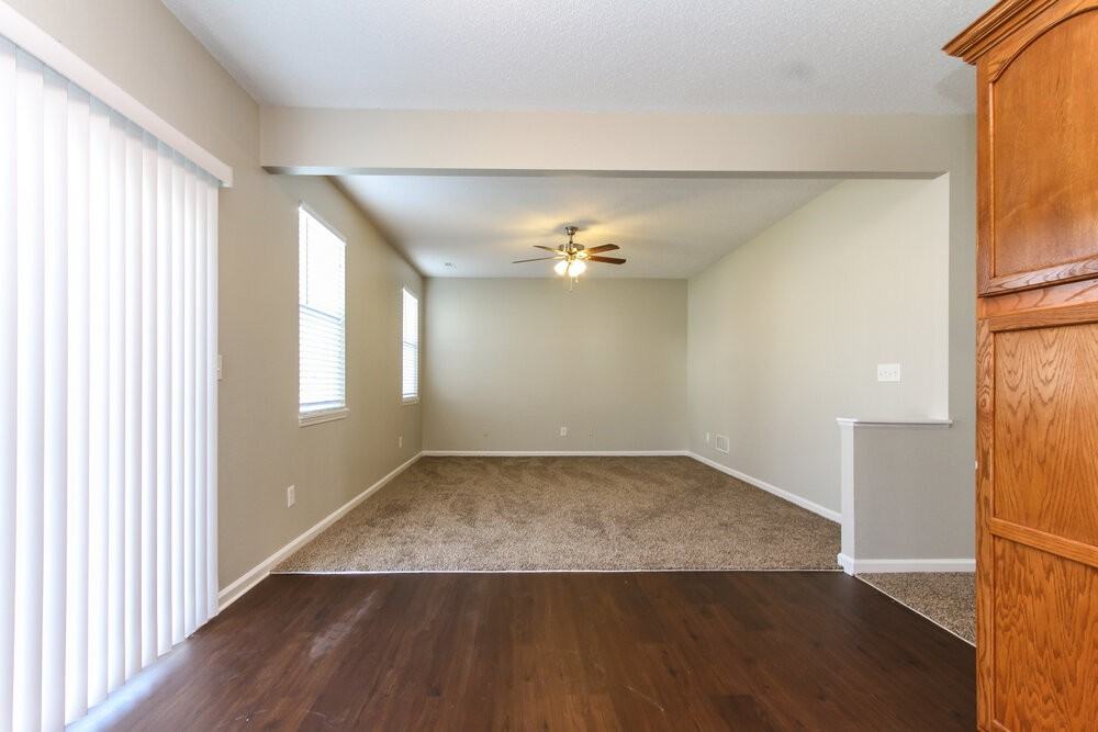 672 Cloverfield Ln - Photo 3 of 15