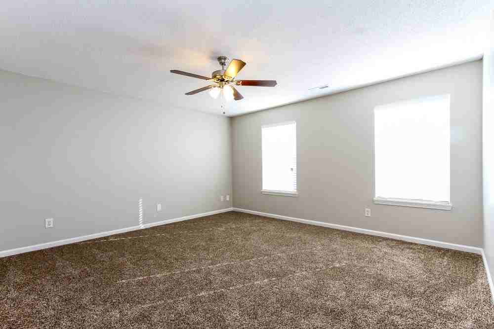 672 Cloverfield Ln - Photo 5 of 15