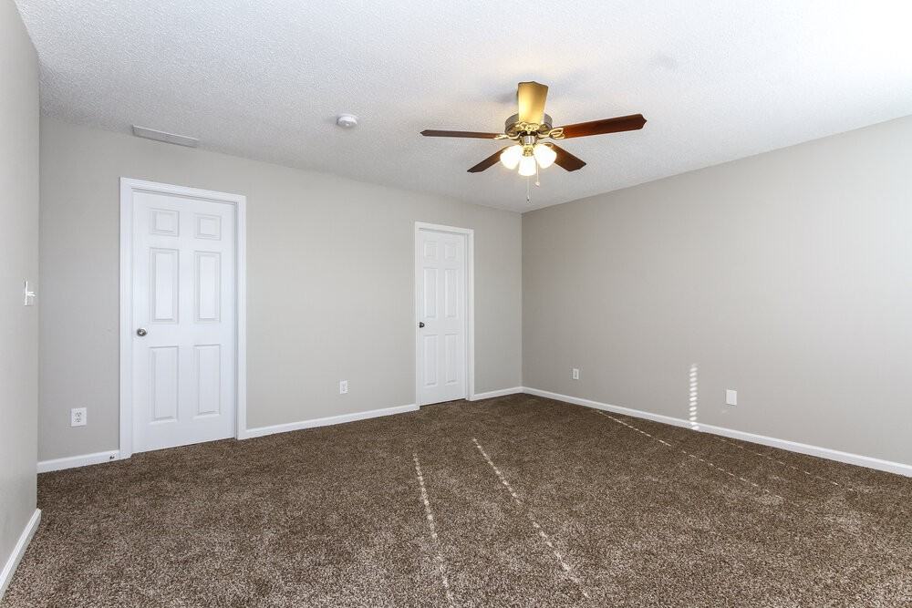 672 Cloverfield Ln - Photo 7 of 15