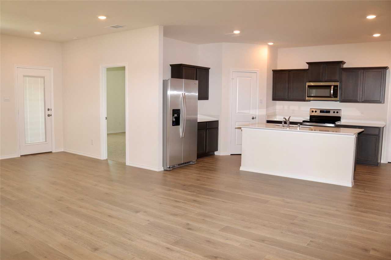 1436 Briar Hill Dr - Photo 4 of 21