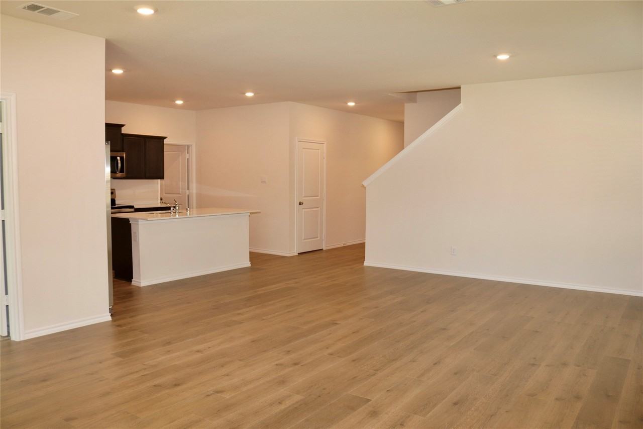 1436 Briar Hill Dr - Photo 5 of 21