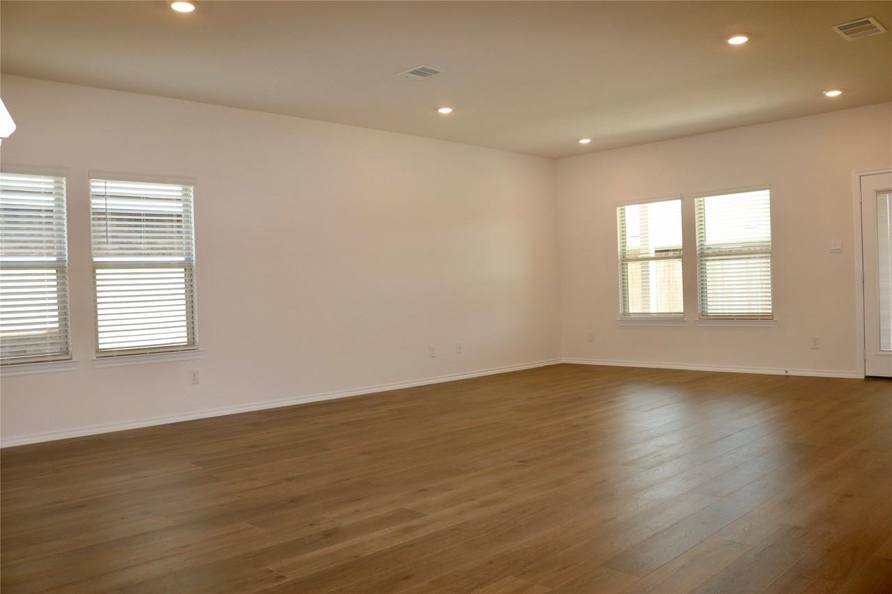 1436 Briar Hill Dr - Photo 6 of 21