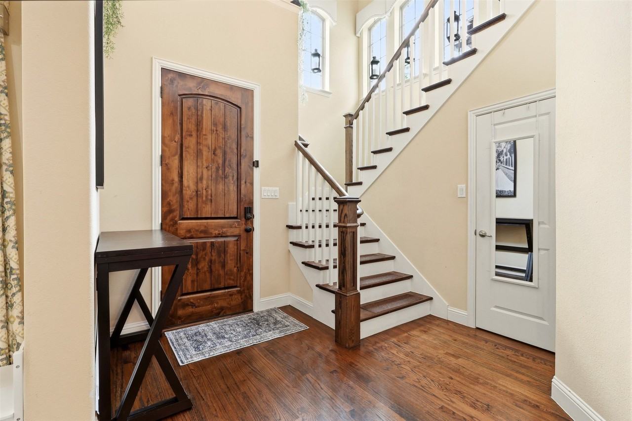 2512 Bill Moses Pkwy - Photo 4 of 25