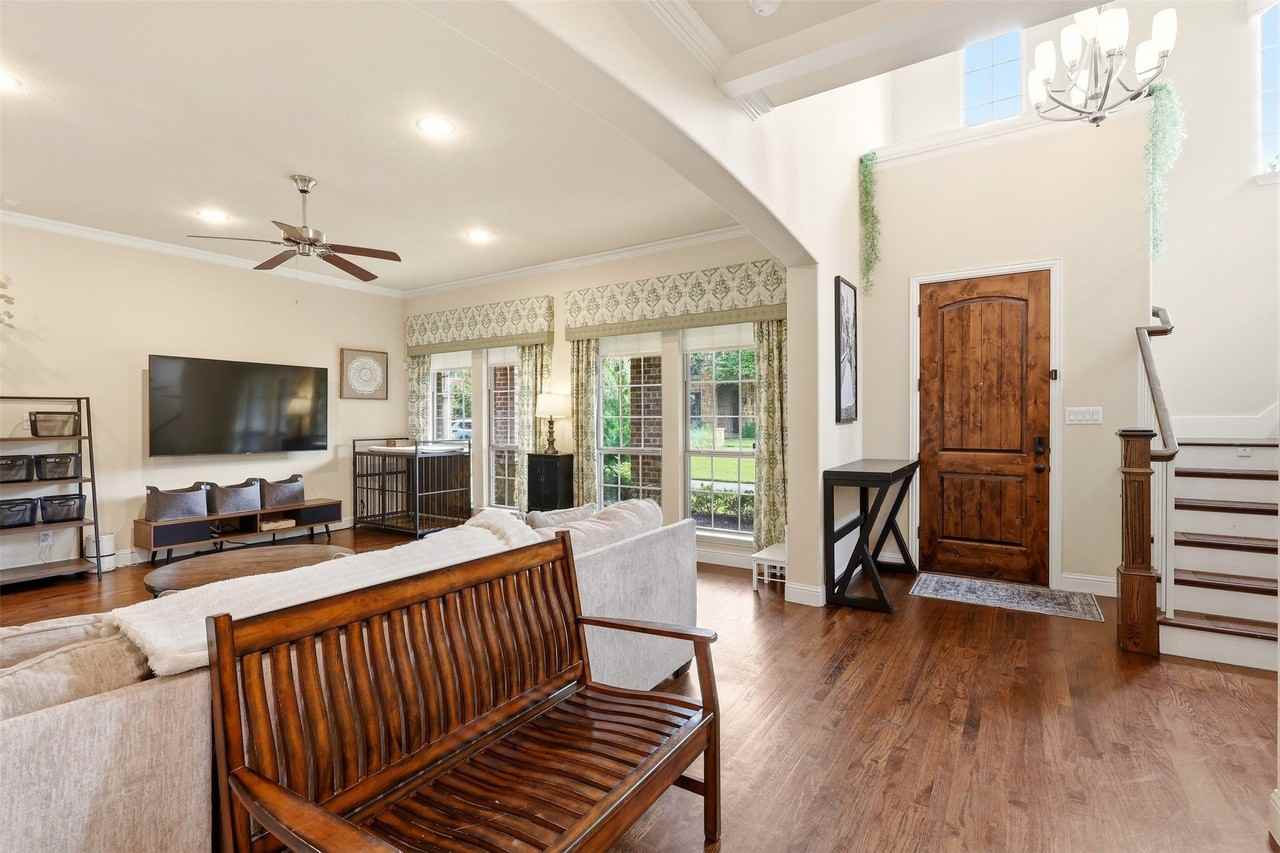 2512 Bill Moses Pkwy - Photo 5 of 25