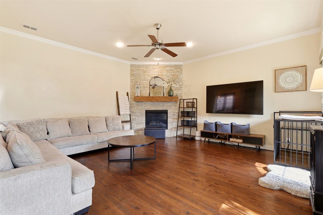 2512 Bill Moses Pkwy - Photo 7 of 25