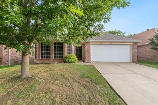 615 Lake Bridge Dr - Photo 1 of 1