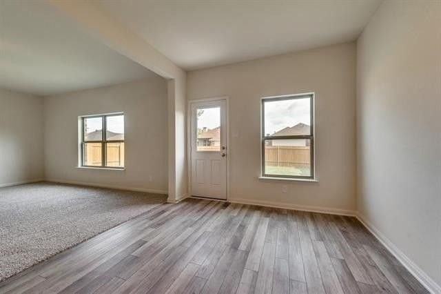 13609 Mineral Rd - Photo 2 of 21