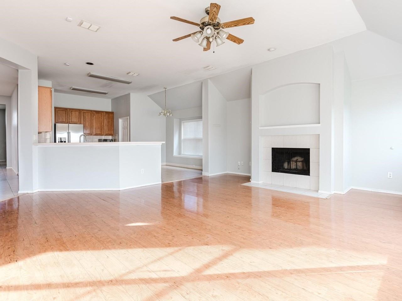 1514 Clear Creek Dr - Photo 3 of 24