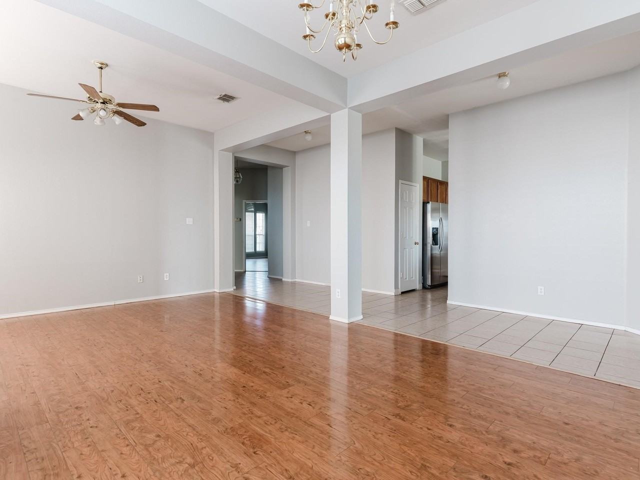 1514 Clear Creek Dr - Photo 4 of 24