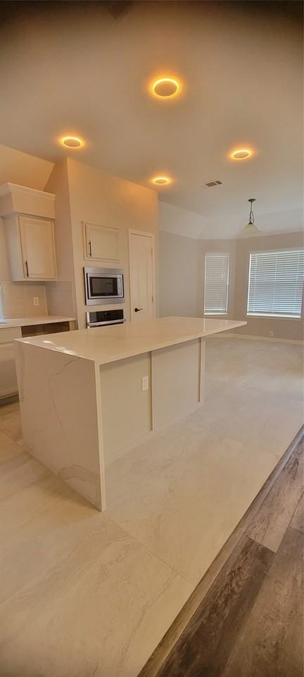 2909 Madison Ct - Photo 2 of 11