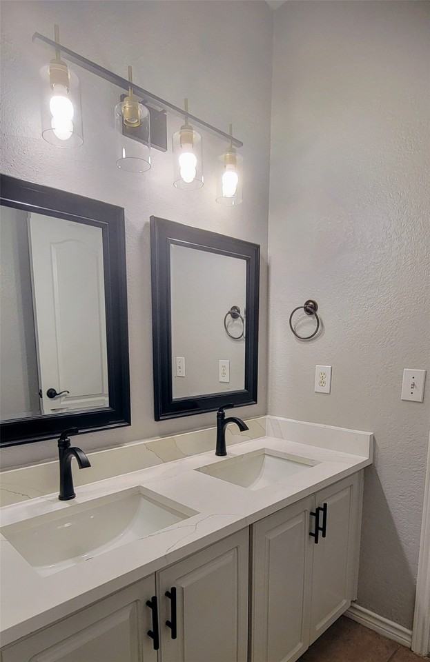 2909 Madison Ct - Photo 5 of 11