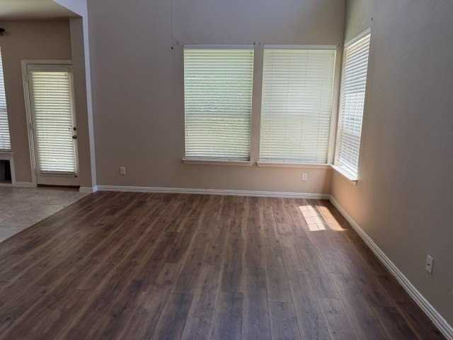 4656 Perthshire Ct - Photo 4 of 14