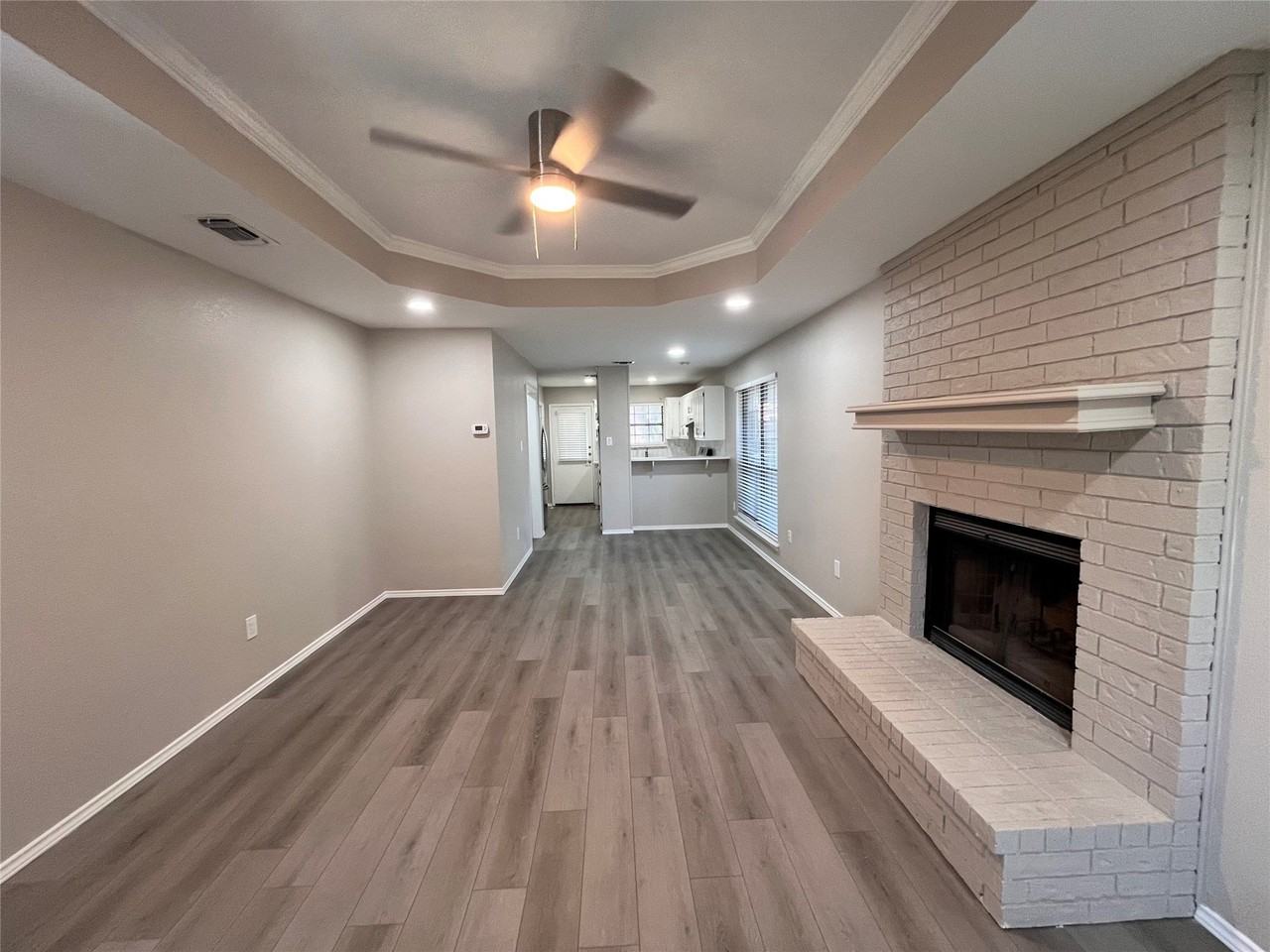5628 Westchase Dr - Photo 3 of 19