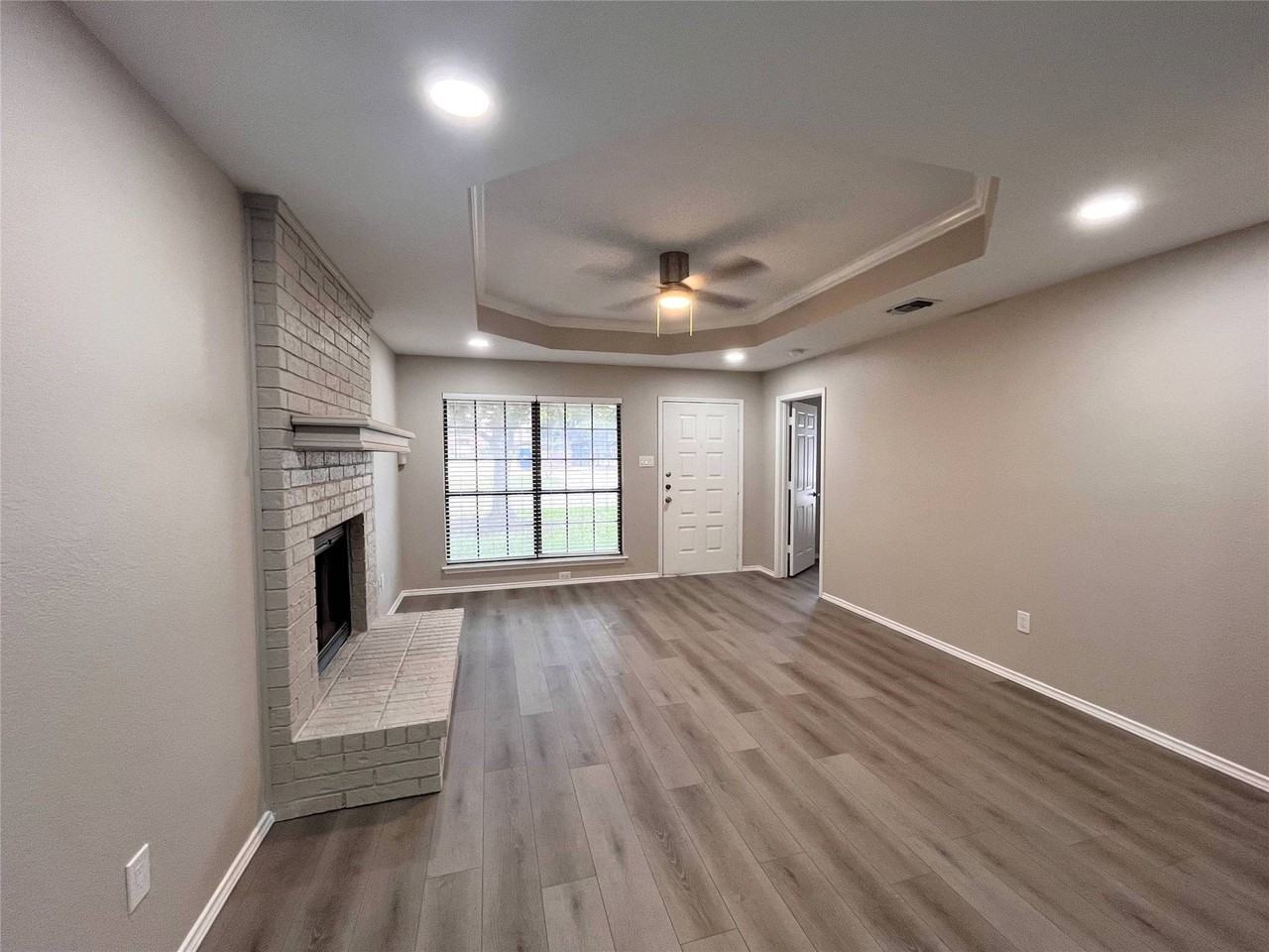 5628 Westchase Dr - Photo 5 of 19