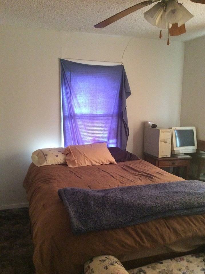 741 S Crockett Dr - Photo 2 of 8