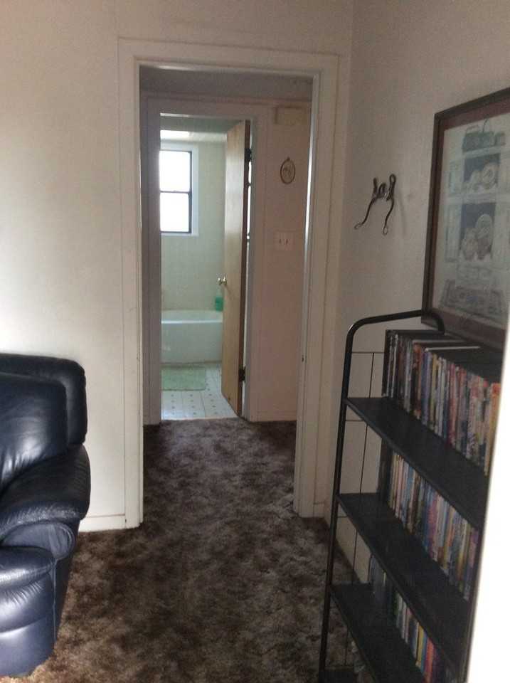 741 S Crockett Dr - Photo 6 of 8