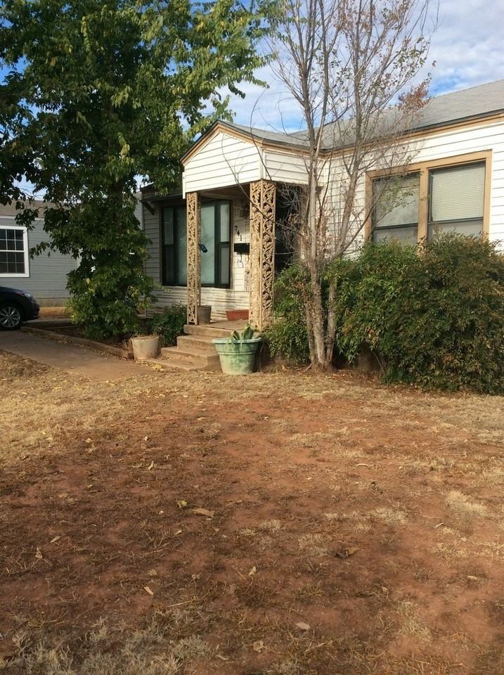 741 S Crockett Dr - Photo 7 of 8