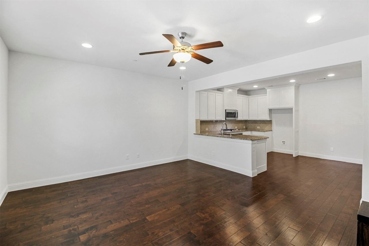 5208 Mcpherson Ln - Photo 2 of 23