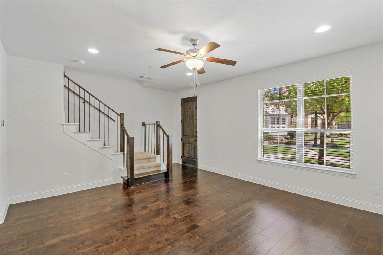 5208 Mcpherson Ln - Photo 4 of 23