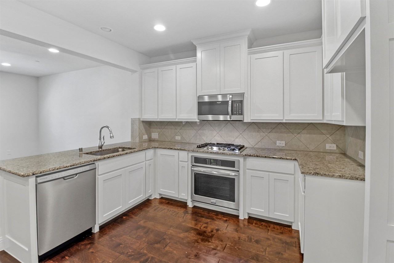 5208 Mcpherson Ln - Photo 6 of 23