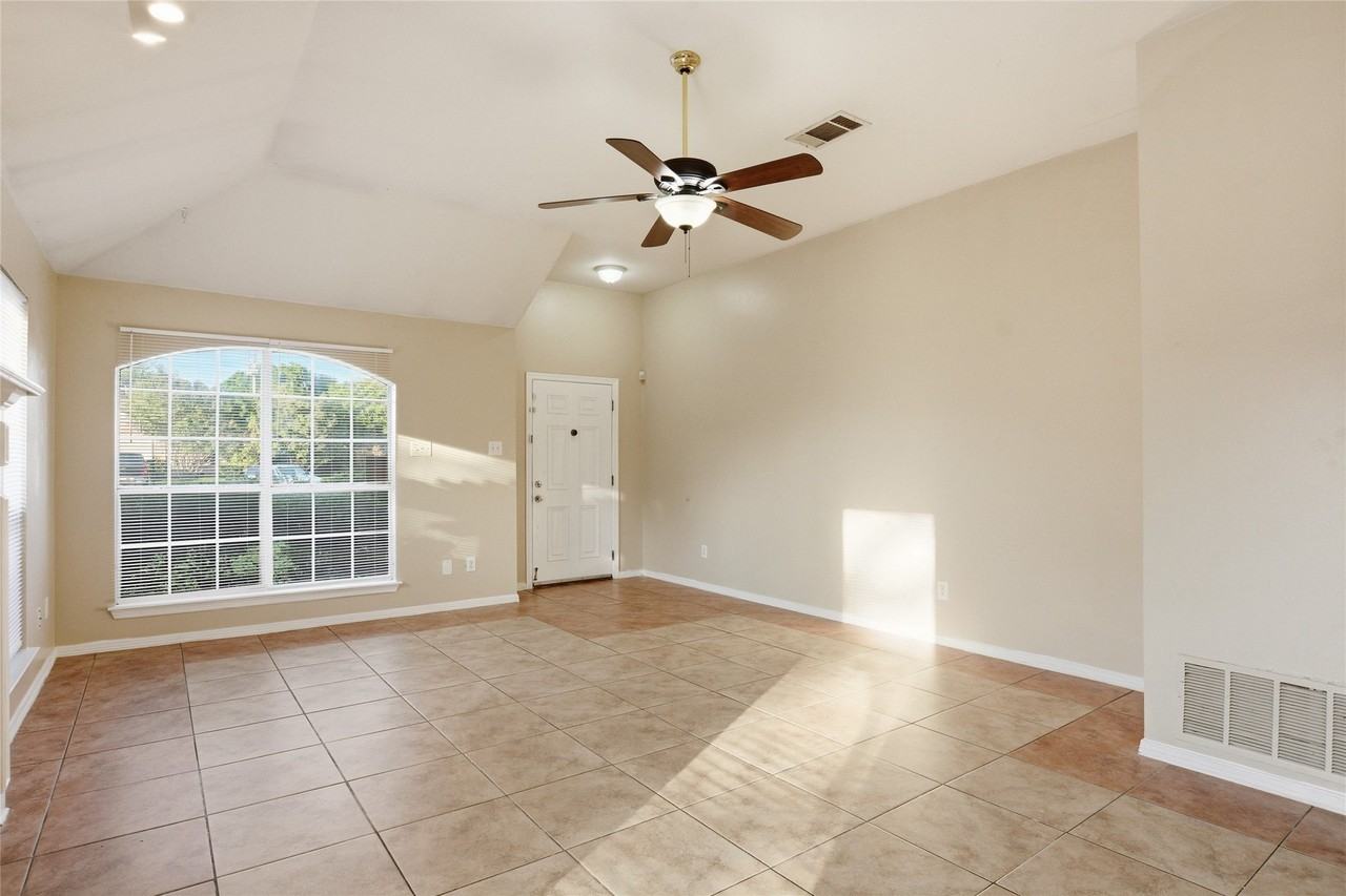 5418 Cypress Dr - Photo 4 of 16